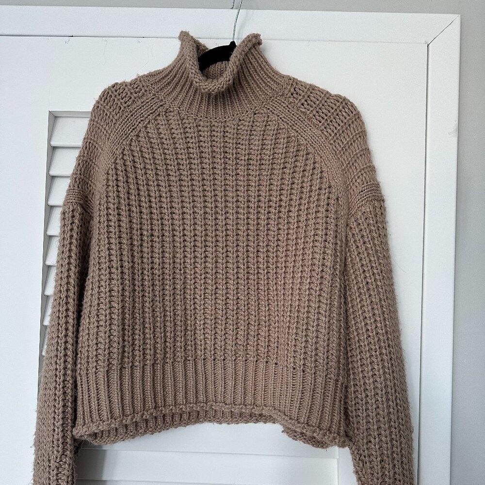 H&M Chunky Knit Sweater, Size Small